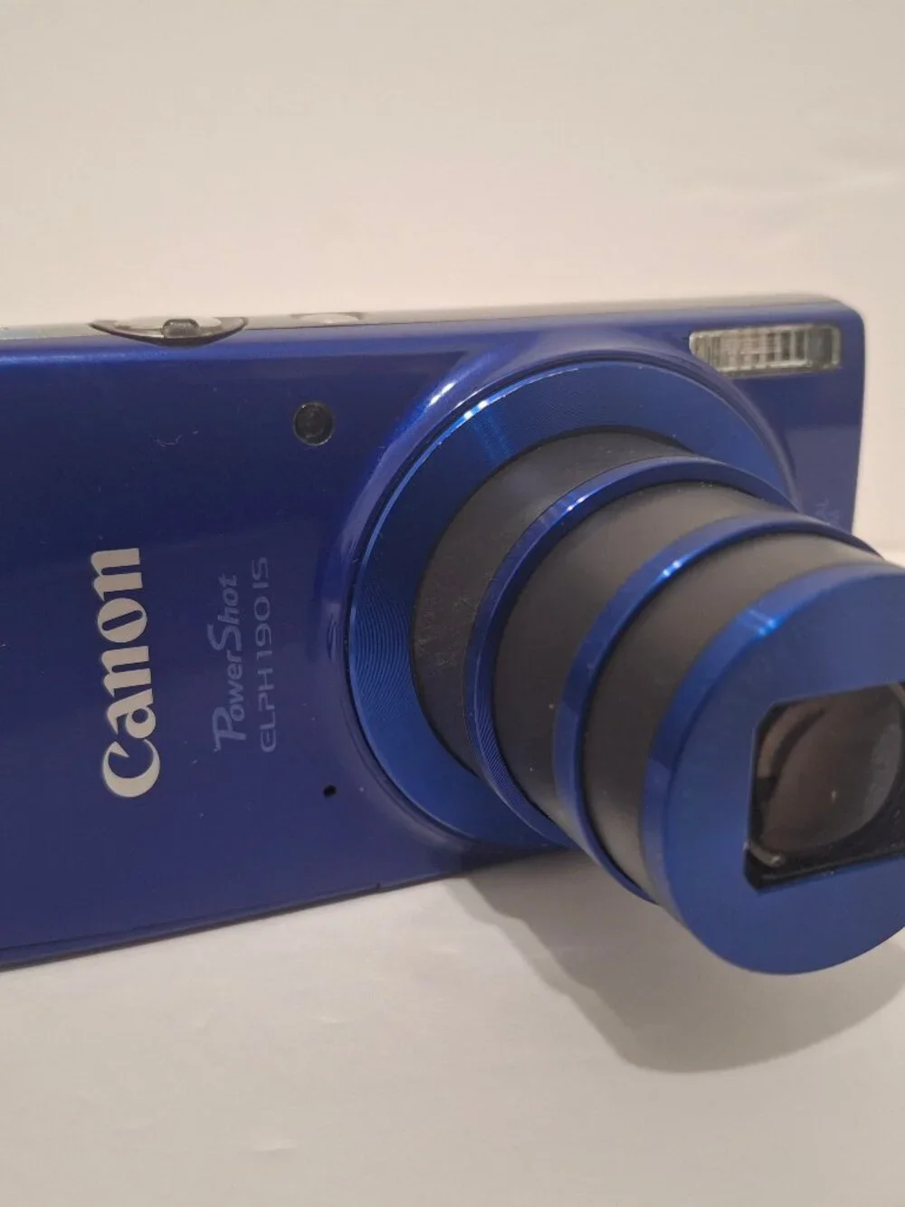 Canon PowerShot ELPH 190 IS 20MP Digital Camera, 10x Optical Zoom, Canon CCD Dig